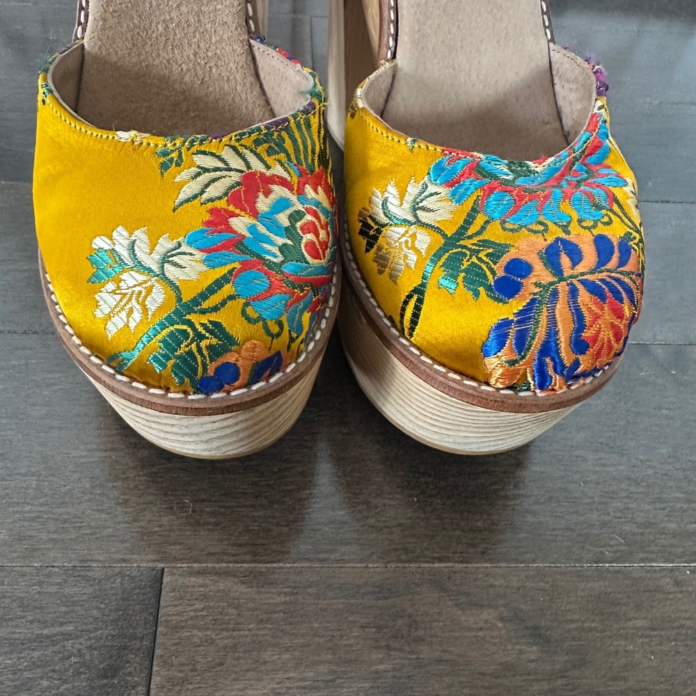 Free People Chunky Starlet Platform Clogs Embroidered Boho Festival Retro  38 - Picture 5 of 10